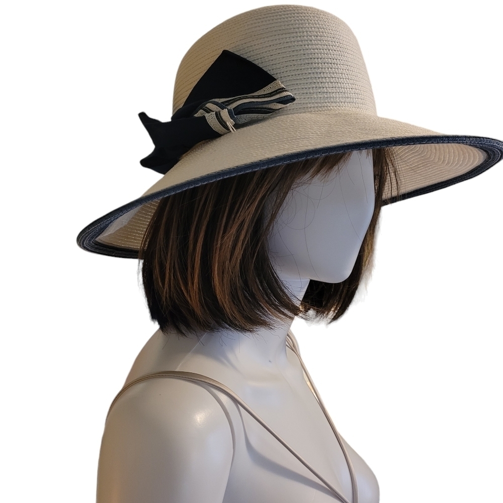 John Callanan sun hat in white and blue- OS.        A